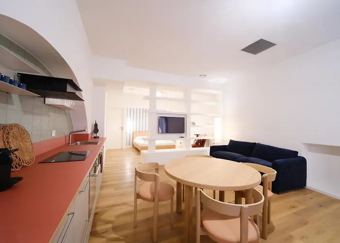 Orange By Buddyrent Apartment