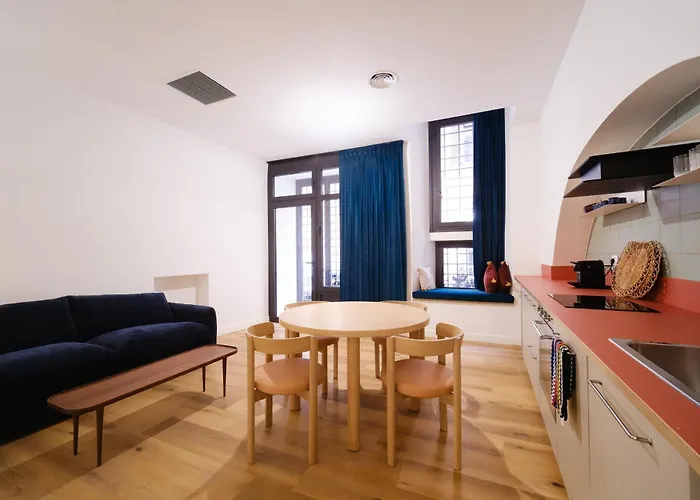 Apartment Orange By Buddyrent *
